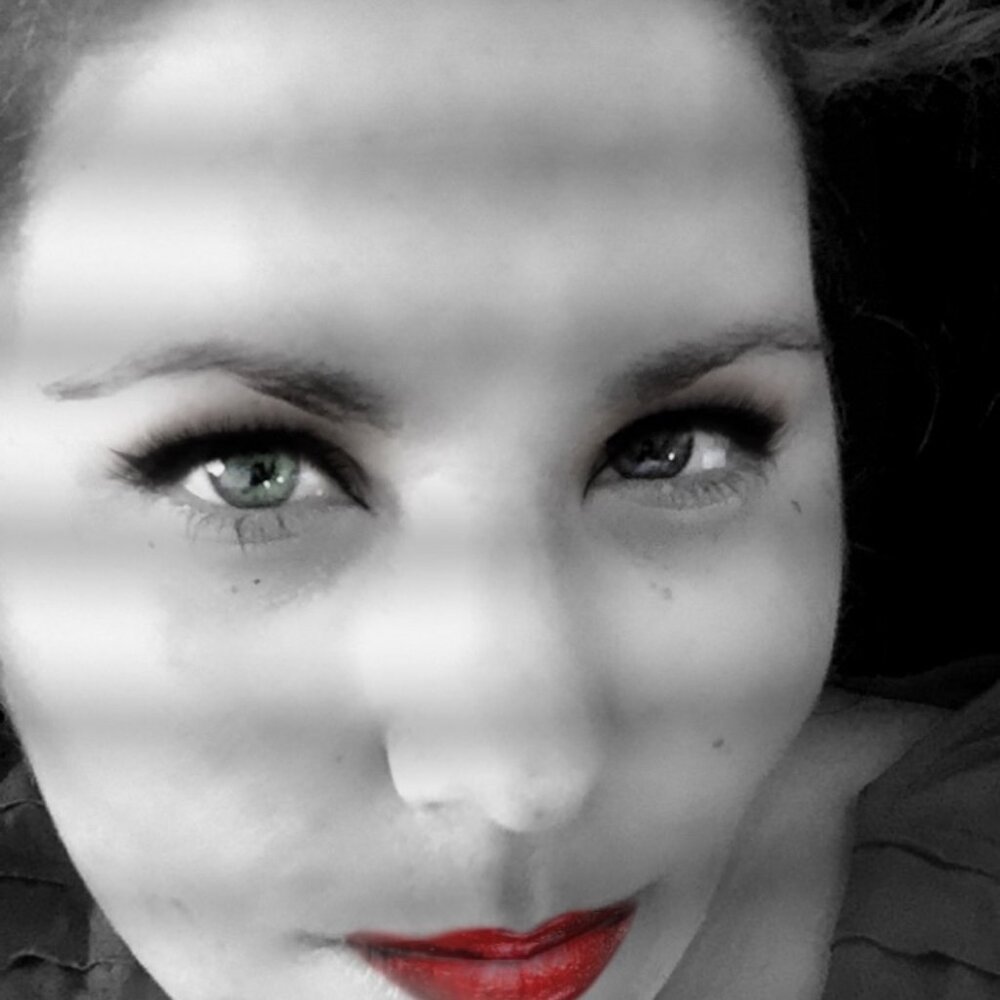 💜💜Meet your Posher, Taylor💜💜